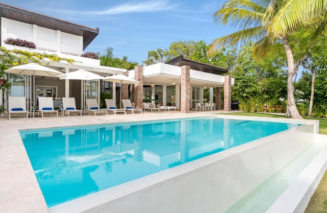 Unbelievable Villa with Pool - Perfect Family Vacay