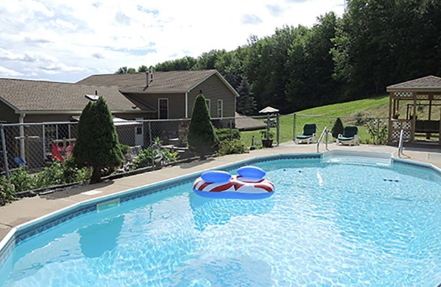 Under 5 minutes to All Star Village with heated in-ground pool