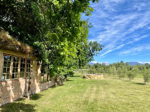 UnderHill Farm