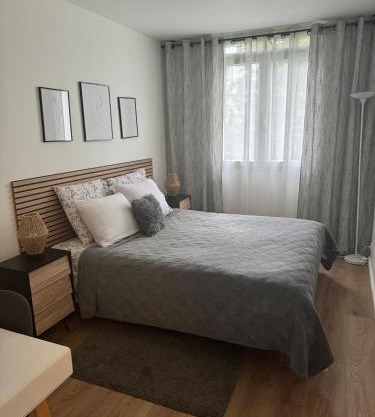 Une Chambre dans un appartement