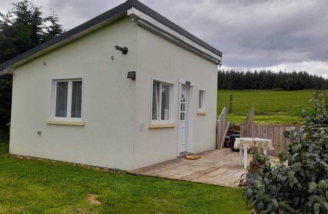Une petite maison au calme dans les champs près de l'Abbye d'Orval.