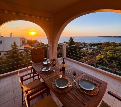 Unick Seaview Luxury Living