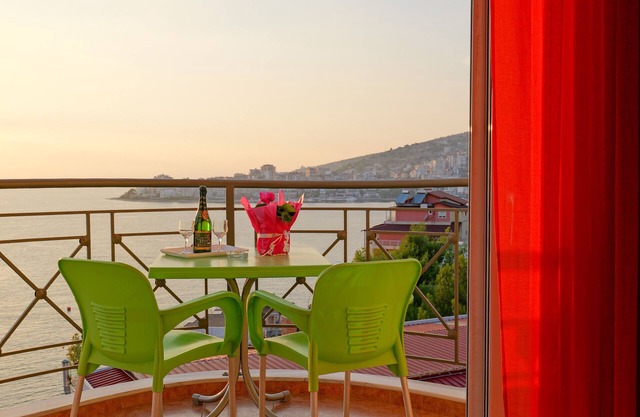 Unico ApartHotel