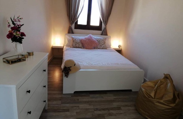 Unique 1 bedroom house