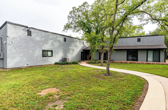 Unique 5-bedroom country home. In the middle of nowhere... close to everything!