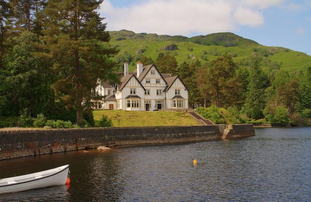 Logia única de 6 habitaciones, vistas al lago / Sir Walter Scott Steamboat, Pier Cafe