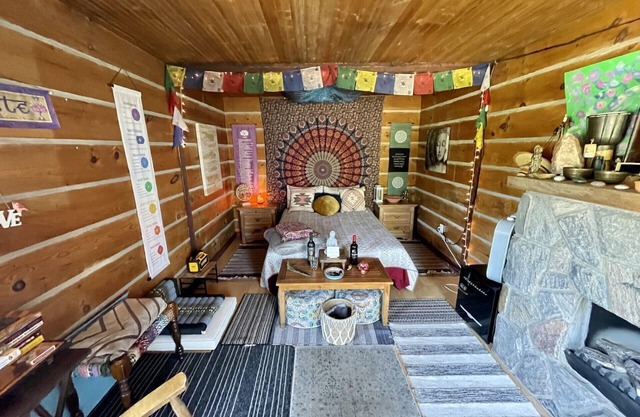 Unique and Secluded Cabin in Northern Muskoka
