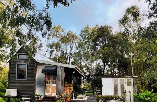 Unique Cabin, surrounded by farmland, mountain views, sunsets and wildlife.