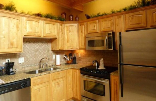 Unique mountain condo welcomes you and yours! #303 (6121)