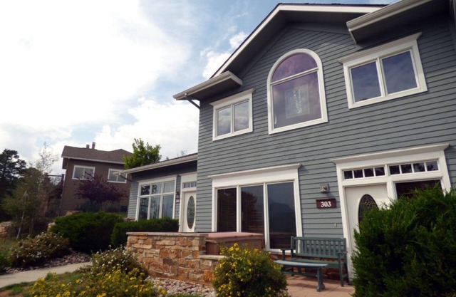 Unique, cozy, mountain condo, relax on patio and outdoor hot tub!