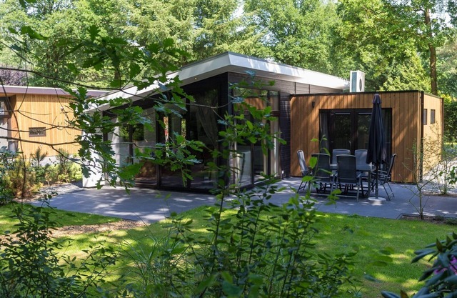 Unique forest experience and with 2 bathrooms