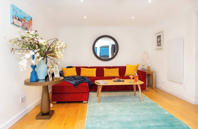Unique Gorgeous 2BR w/Balcony & Office in Chelsea