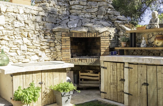 Unique guest room in the heart of Provence: "The Secret of the Stones"