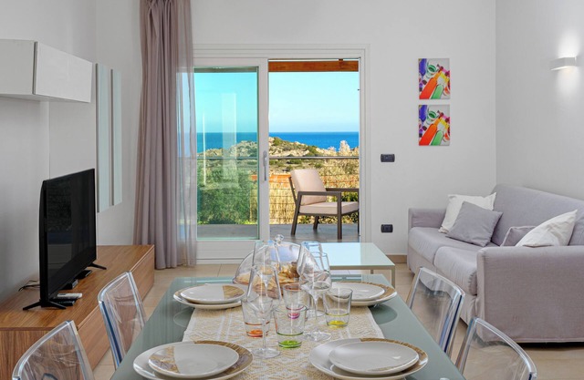 Apartamento vacacional único "Villa Marconi 8" con vistas al mar y amplia terraza soleada