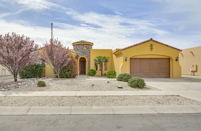 Unique Las Cruces Home w/ Patio + Gas Grill!