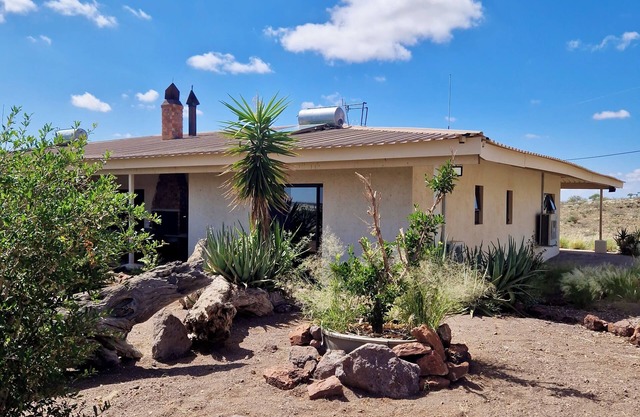 Unique lodge on the Boscia African Farm - nature, animals, freedom, healing