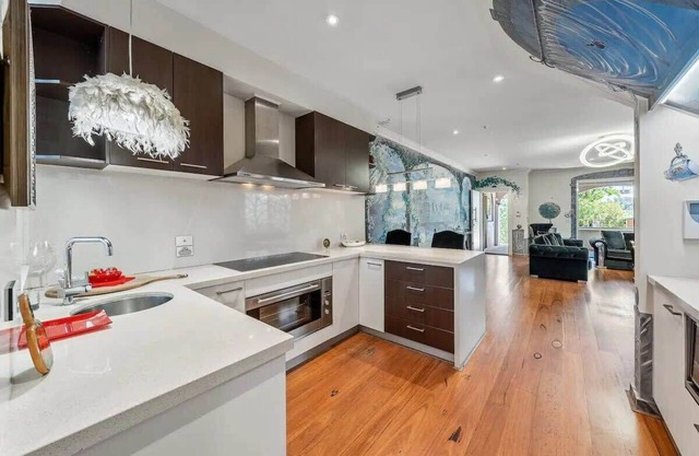 Unique Luxury Home at Sandringham Beach