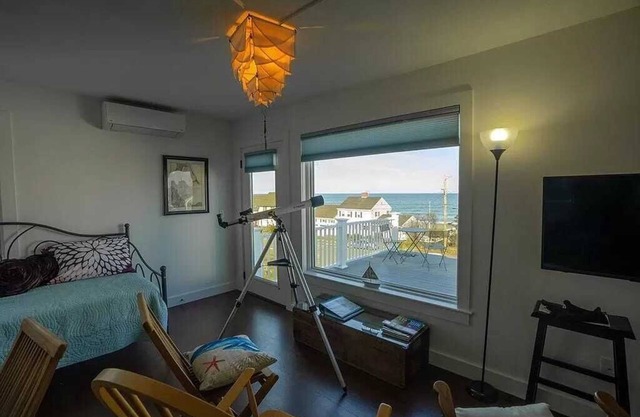 Unique new cottage steps from beach on Cape Cod Bay