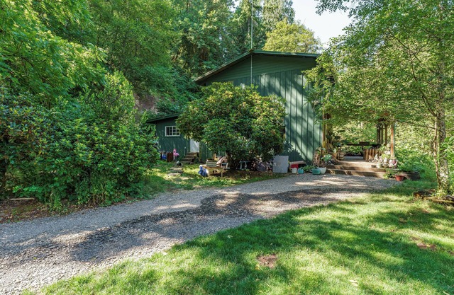 Unique Riverfront Cabin 1 hour north of PDX