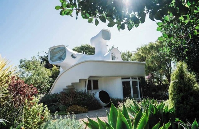 Unique Sculptured House with Private Beach Access