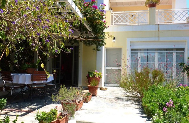 casa de playa única con jardín