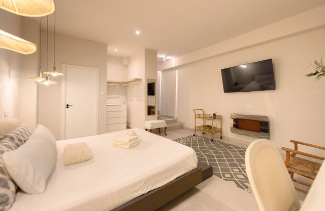 Apartamento con Estilo Único y Barra-Bar en Madrid