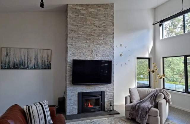 Unique Villa Amore With hot Swim spa in Daylesford