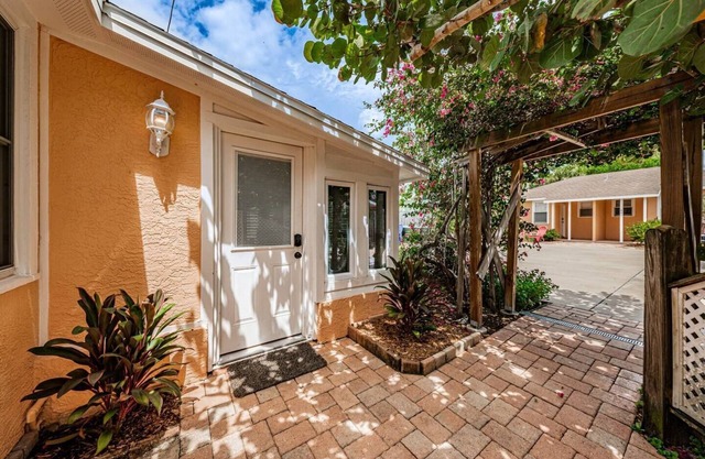 Unique Villas 3Plex in the Heart of Downtn Dunedin