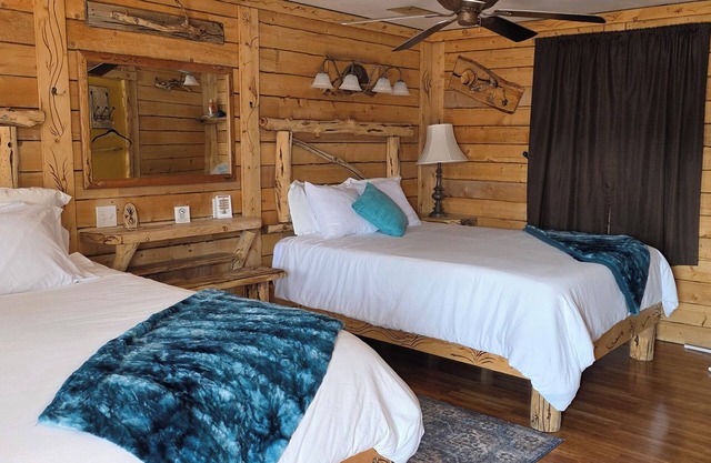 Unit 1: Family Room /w Kitchenette at the Cedaredge Lodge