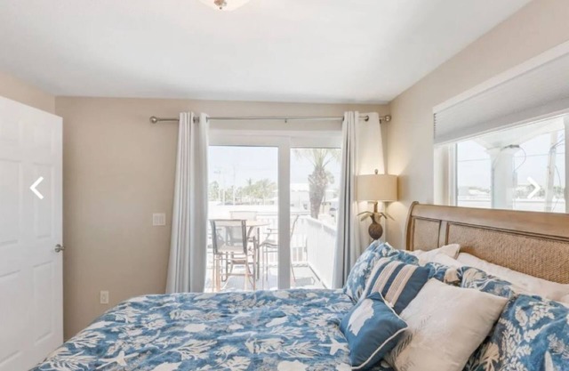 Unit 12: Deluxe Beach View Suite