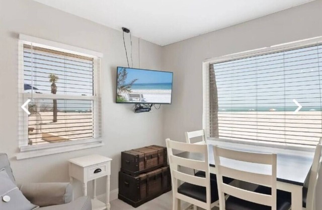 Unit 24: Deluxe Beachfront Suite