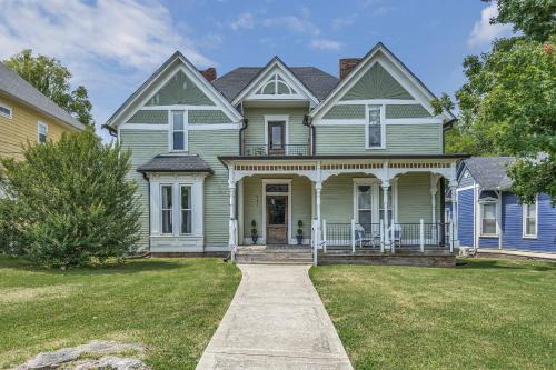 Unit #4 117 Marion St