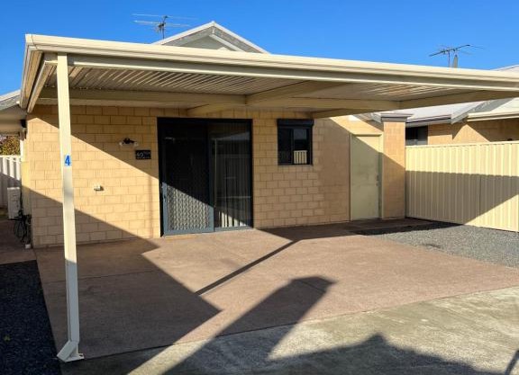 Unit 4 3 Mouarn St Carey Park