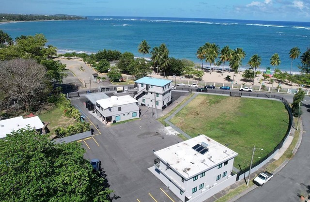 Unit 6 Fully Renovated, ADA-Accessible Beachside with Oceanview 1 Bedroom Prime