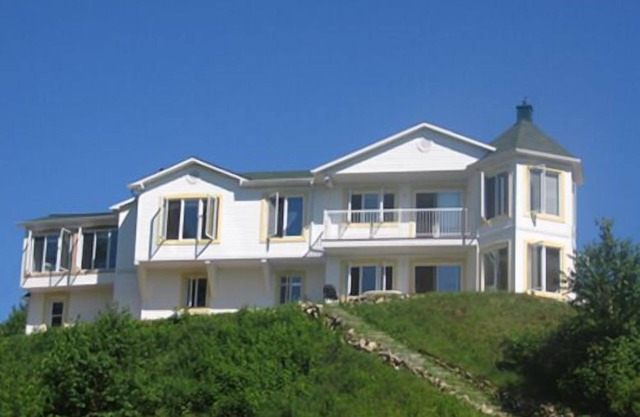 Unit B - 2 Bedrooms Private / Beachfront / Kayaks, / Starlink Internet