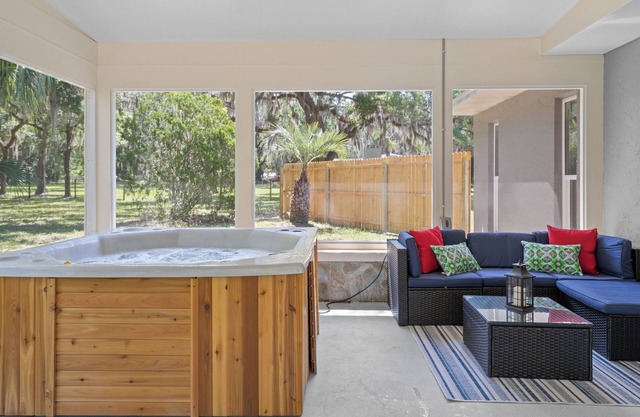 Summer Prices! Modern Unit-Near Springs-Game Room-Hot Tub
