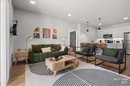 Unplugged Luxapt Near Uark, Amp, King Beds, Pool