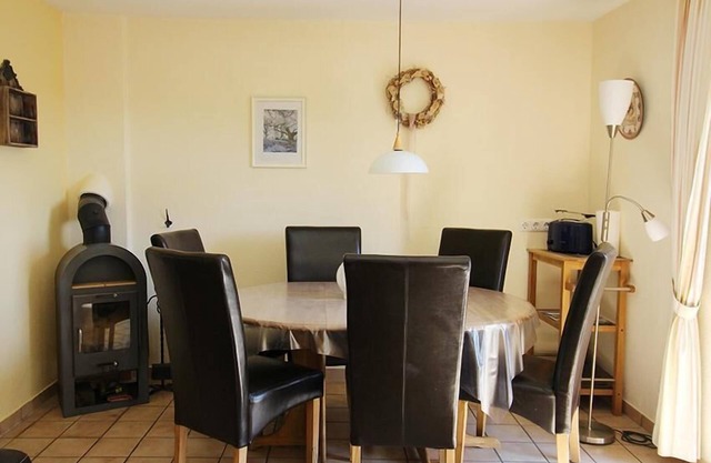 Unsere 4 Ferienwohnung "muschel" ist die Linke Doppelhaushälfte im Ferienhaus