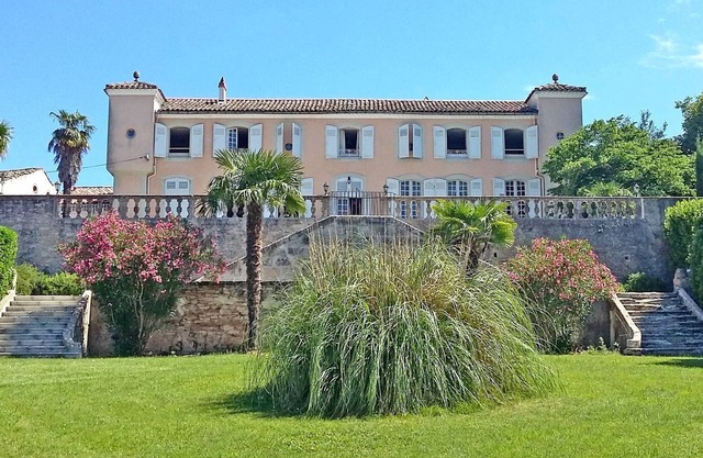 INSÓLITO: castillo familiar con piscina para 25 personas! 30 € / día / por