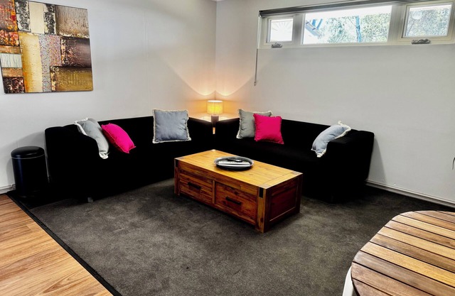 Unwind at this peaceful semi-rural location 15 minutes from Joondalup.