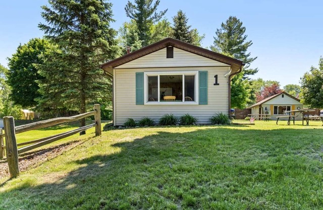 Unwind by Chippewa Lake—w/ indoor pickleball court!