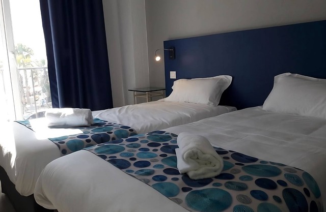 Unwind in Style in Six Fours Les Plages! Pets Allowed!