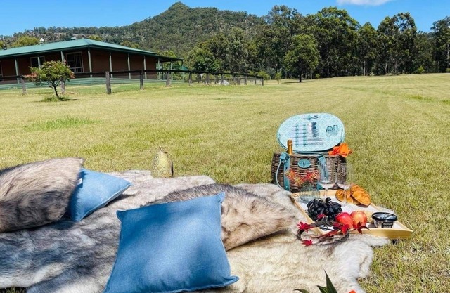 Unwind in Hunter Valley Greenwood holiday house . Just 10 minutes from wineries.