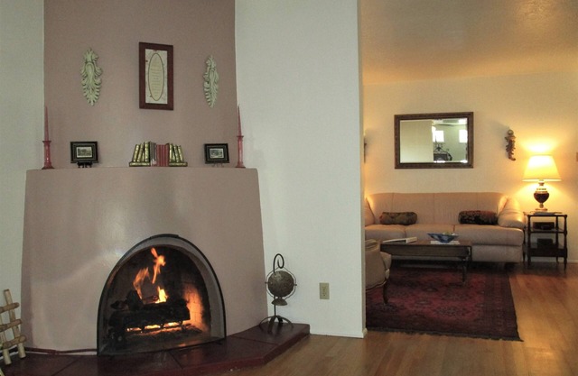 Relájese en nuestra casa de 3 dormitorios - vecindario tranquilo.