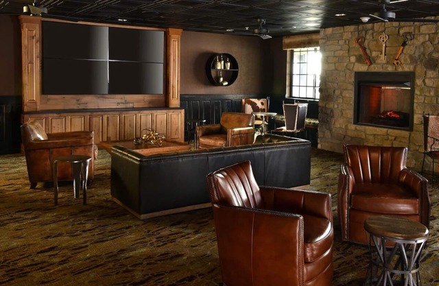 Unwind in Style: Broken Arrow Suite with Free Hot Breakfast | 2 Units