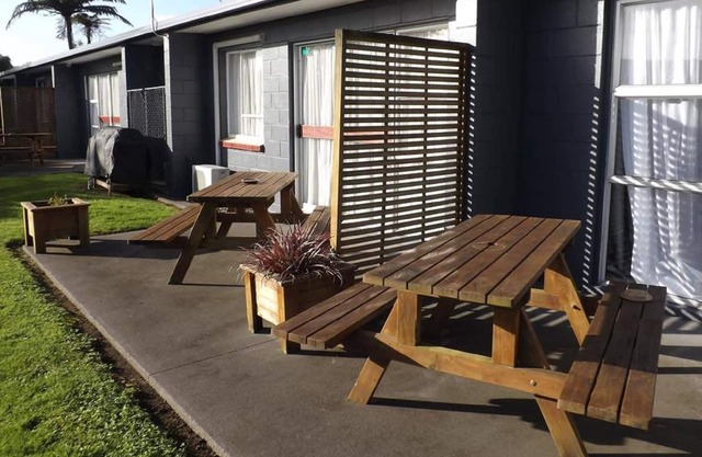 Unwind @ Taranaki Chic Eco Studio