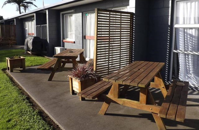 Unwind @ Taranaki Chic Eco Studio