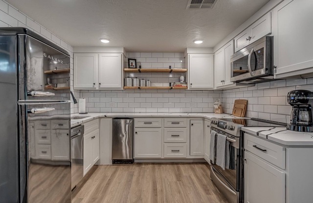 Unwind with your family at this cozy lakeside home!