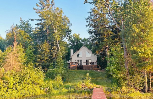 Up North Cottage on Summit Lake! Pontoon negotiable!!