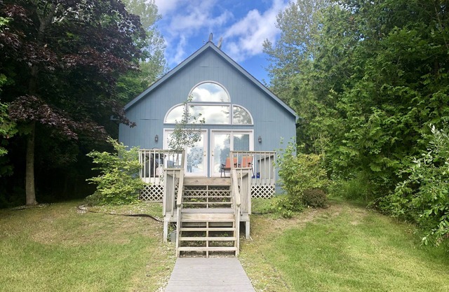 The Lodge Chalet on the Bay en Suttons Bay